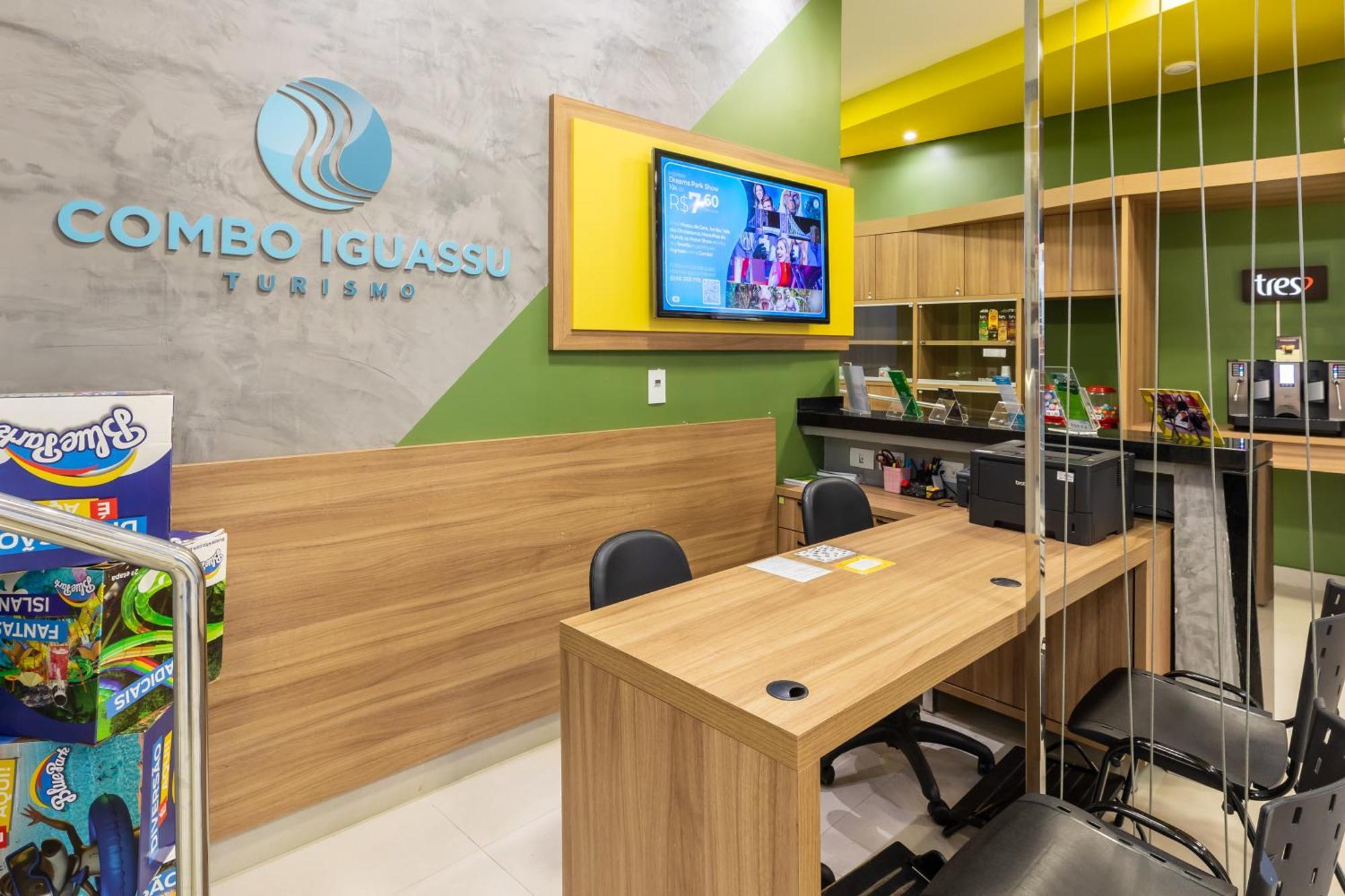 Taroba Express Hotel ฟอสดูอีกวาซู ภายนอก รูปภาพ